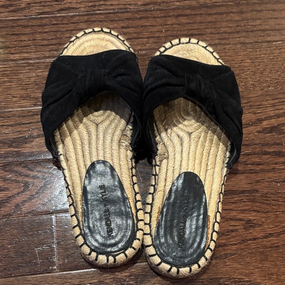 Kendall & Kylie Black Bow Espadrille Slides - Picture 2 of 3